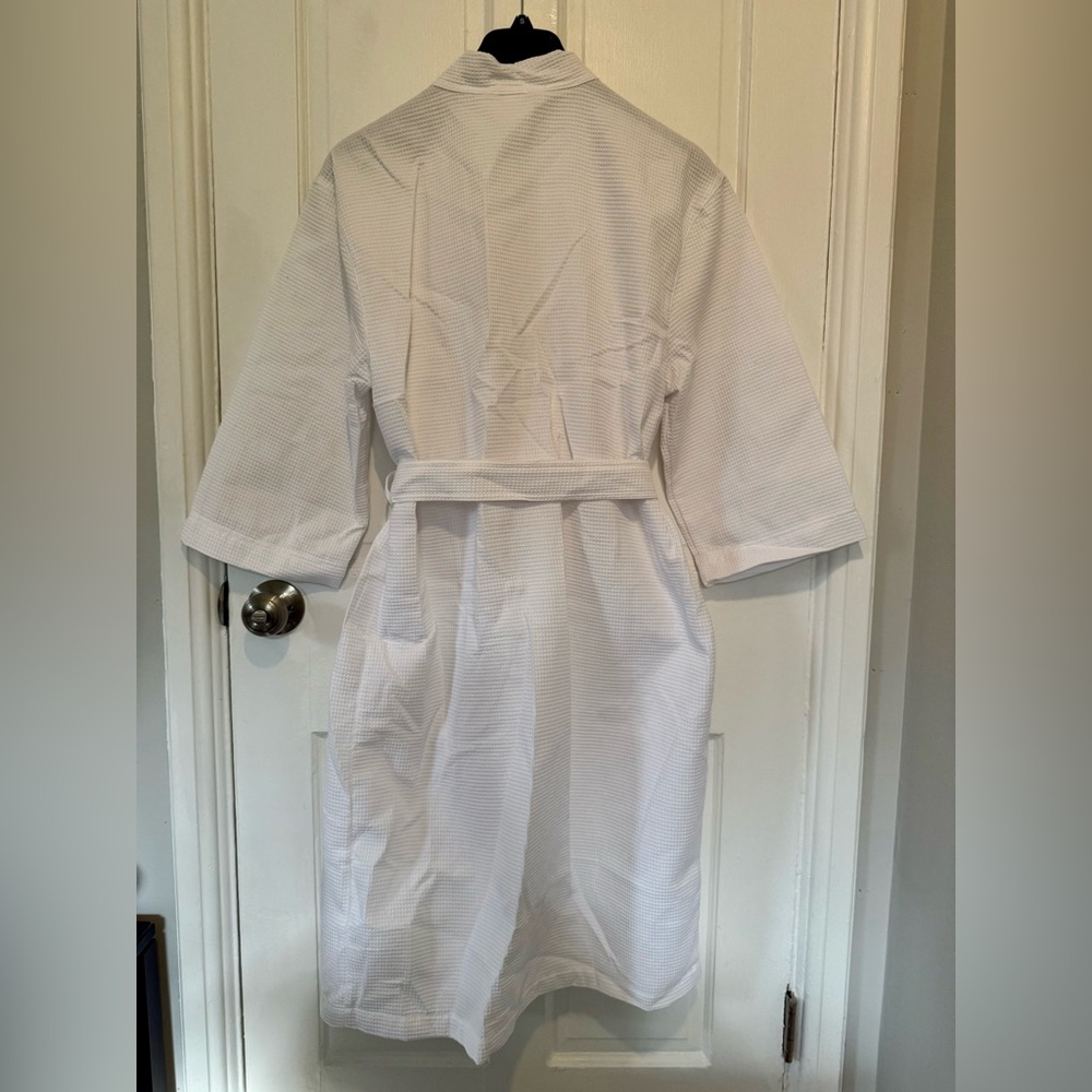 H&M White Textured Robe - Picture 3 of 3
